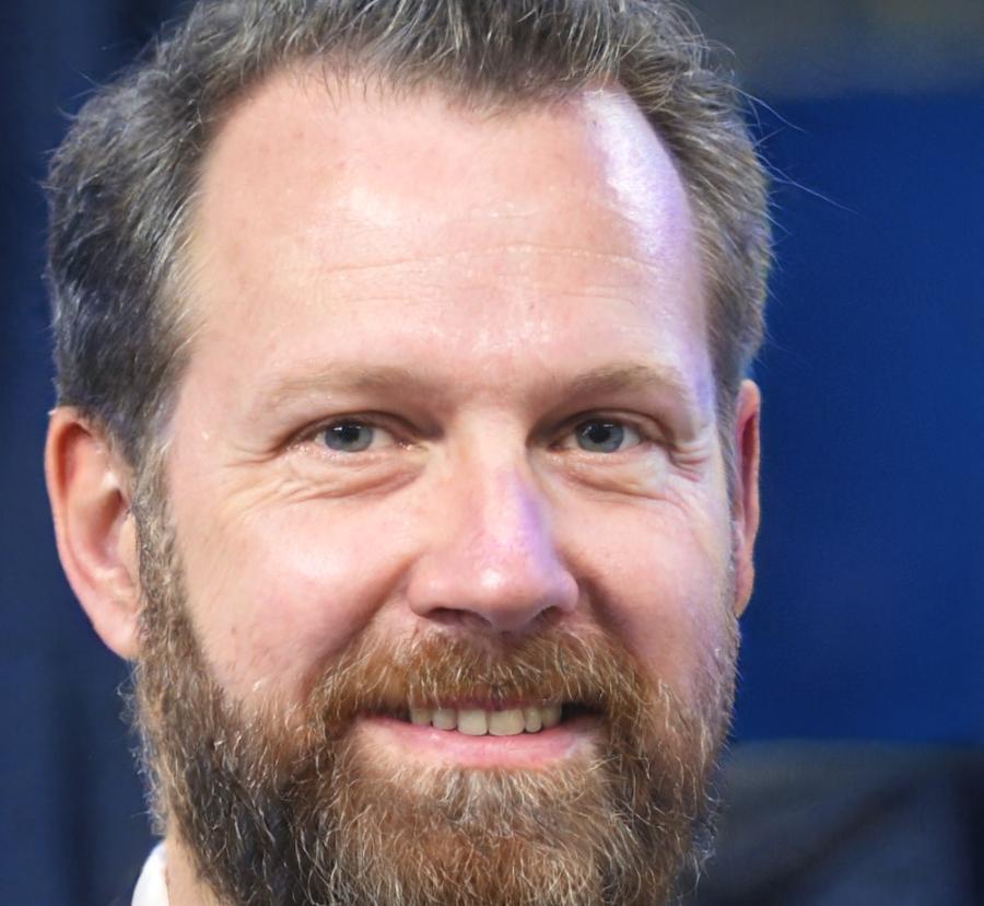 Portrait de Thomas Moreau, consultant en stratégies financières